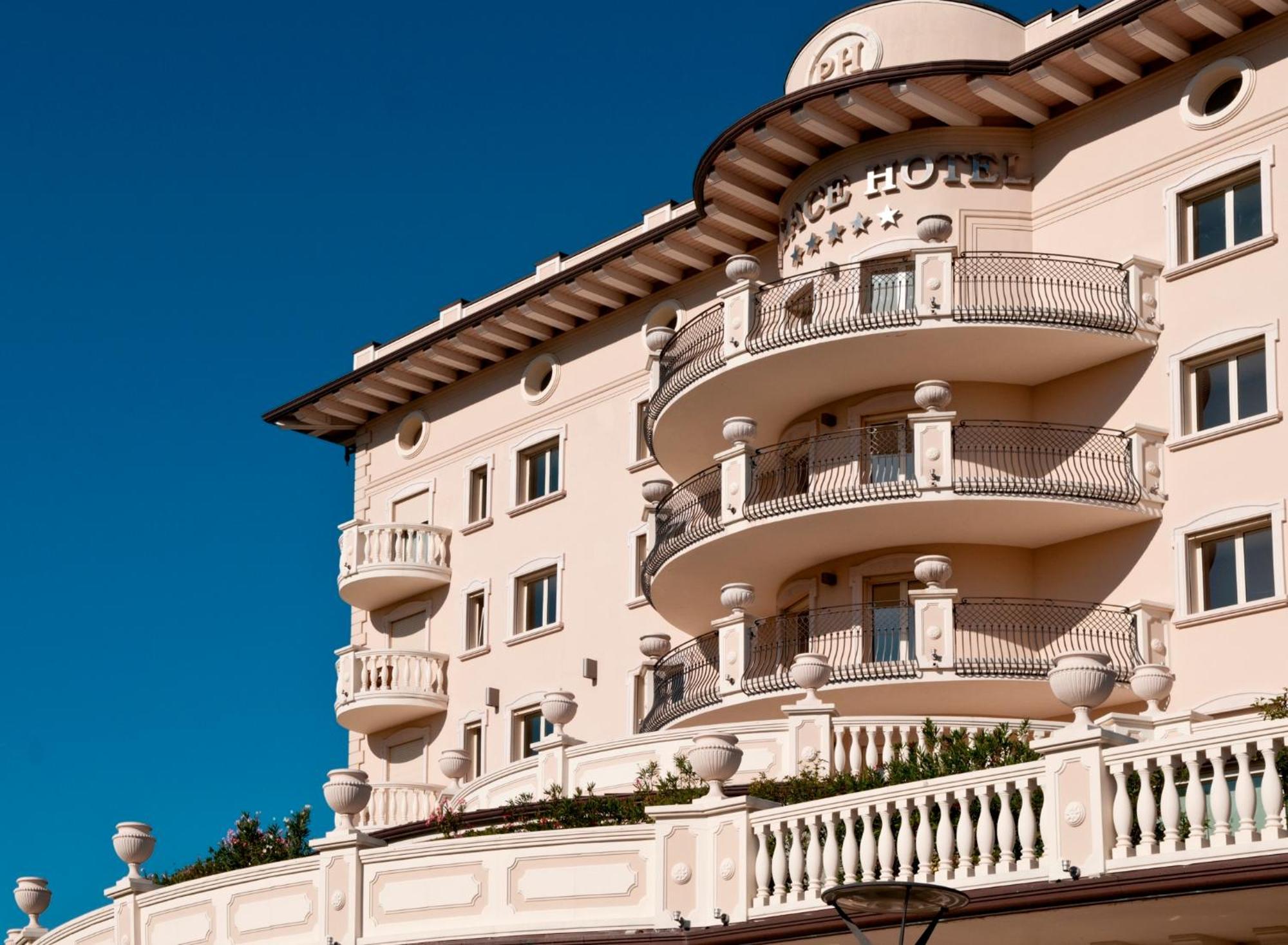 Palace Hotel Milano Marittima Bagian luar foto